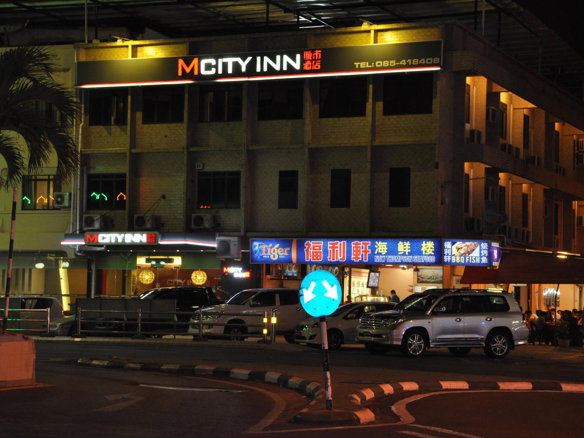 Mcity Inn Miri Bagian luar foto