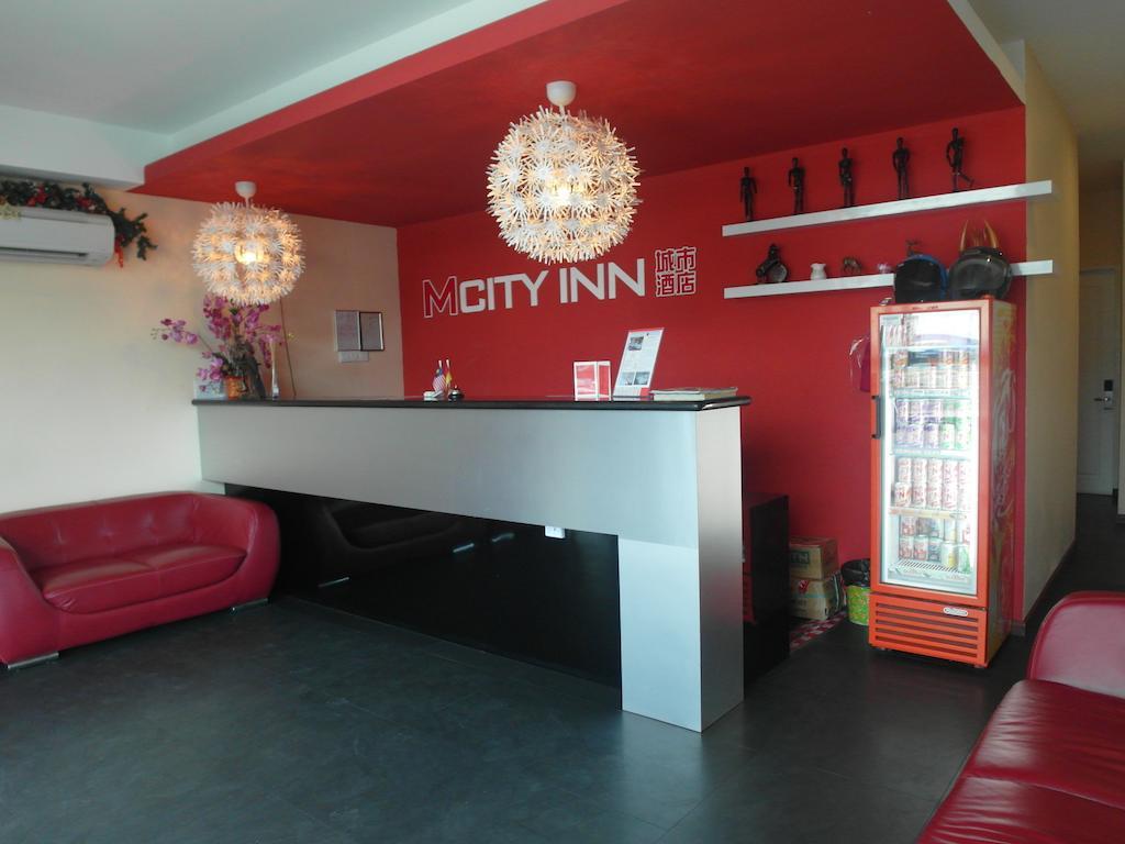 Mcity Inn Miri Bagian luar foto