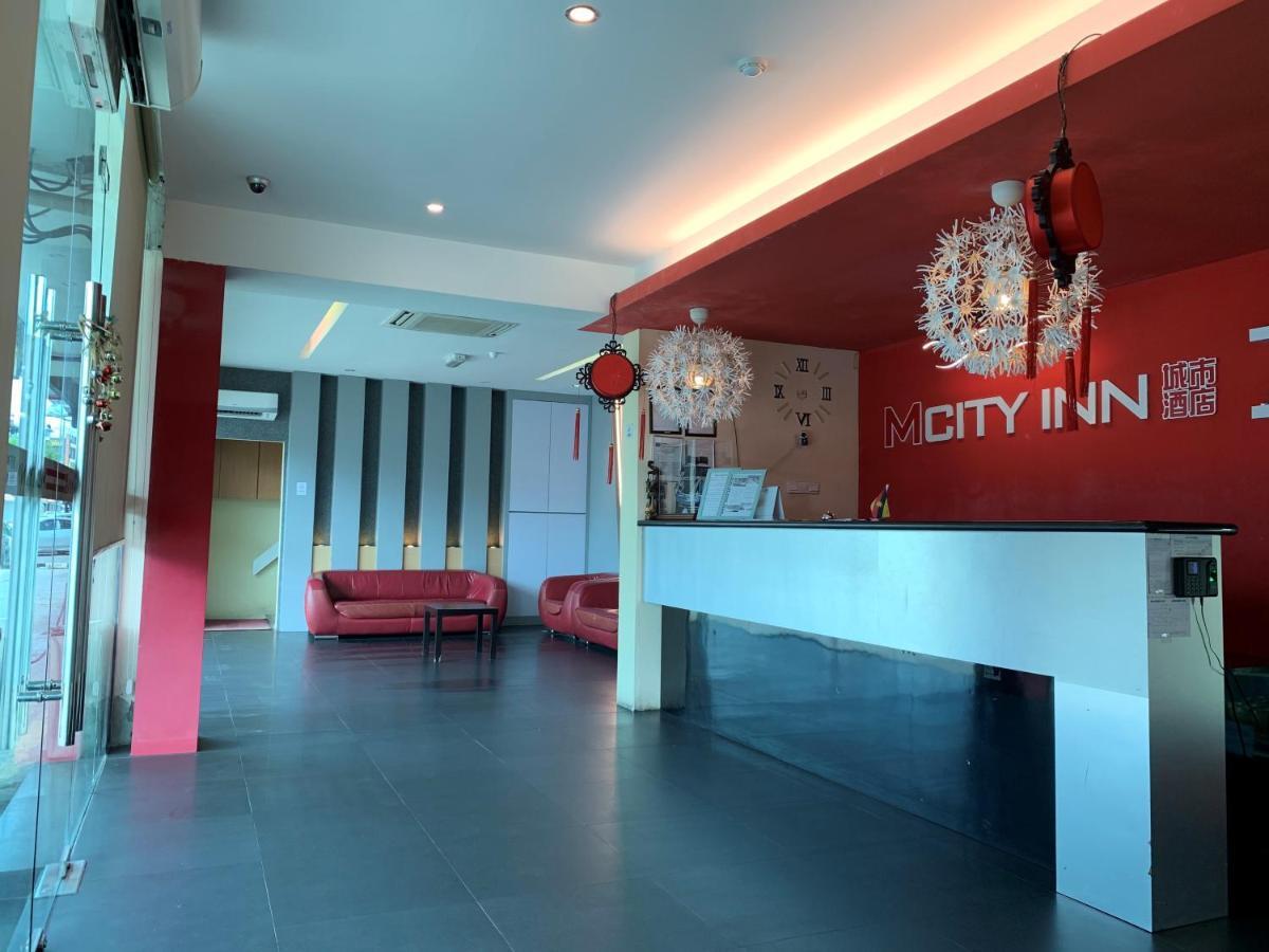 Mcity Inn Miri Bagian luar foto